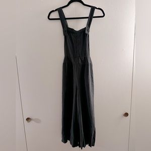 BCBGeneration lightweight fabric overalls, size XS in black. Perfect for fall!